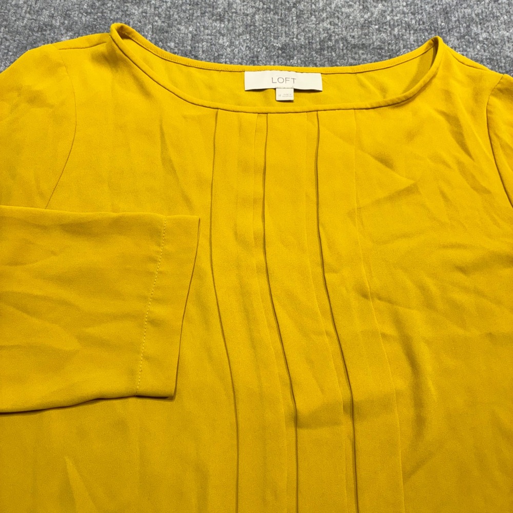 LOFT Women's M Mustard Yellow Pleated Blouse Crew‎ Neck Long Sleeve Top Shirt
